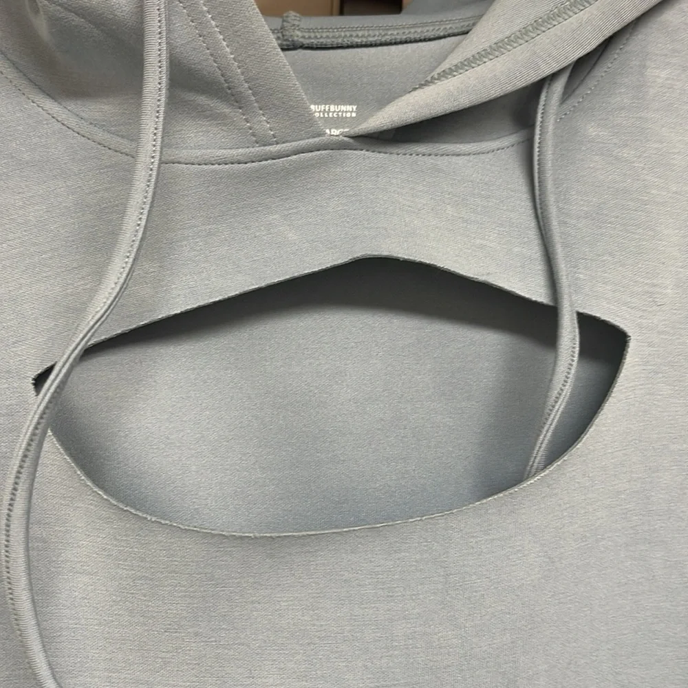 Buffbunny Balance Cropped Hoodie - Picture 3 of 13